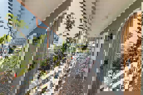 Μπαλκόνι - Μπροστινή πλευρά