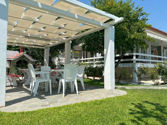 Πέργκολα και Κήπος