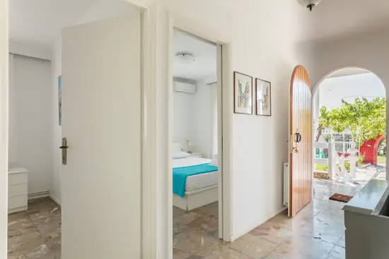 Είσοδος στη Villa Fofo