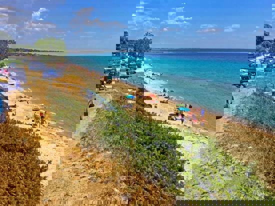 Παραλία κοντά στη Villa Fofo